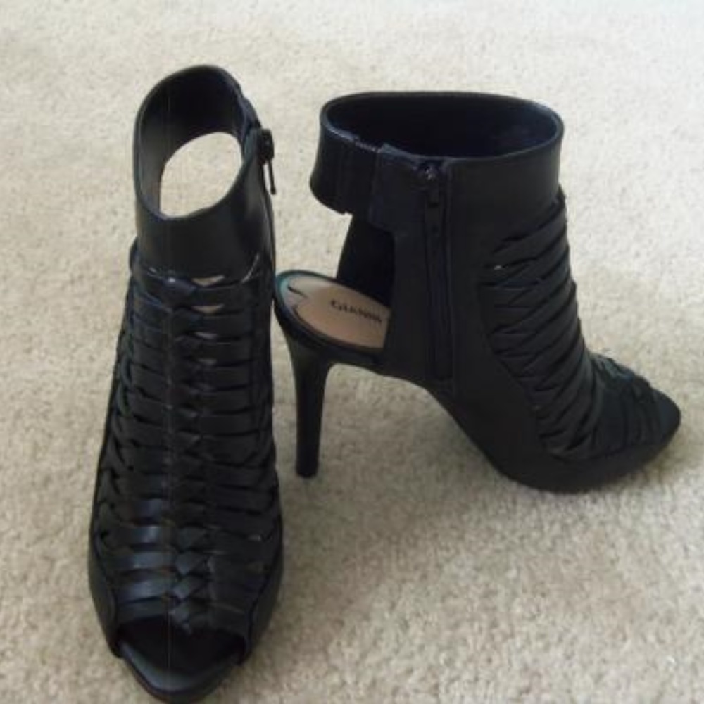 Gianni Bini  Black Boots/Booties